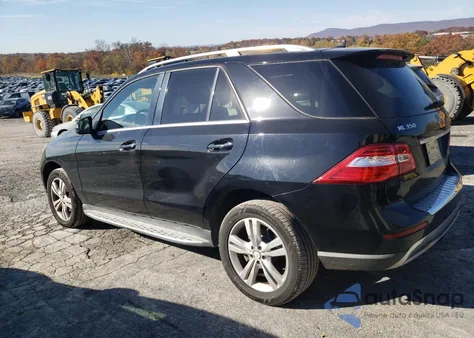 2015 Mercedes-Benz Ml 350 4Matic z USA, uszkodzony, nr VIN 4JGDA5HB6FA516492